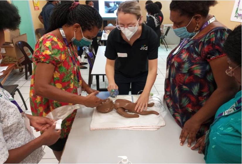 Phoebe O’Carrigan facilitates the neonatal resuscitation skills training at Port Moresby General hospital.