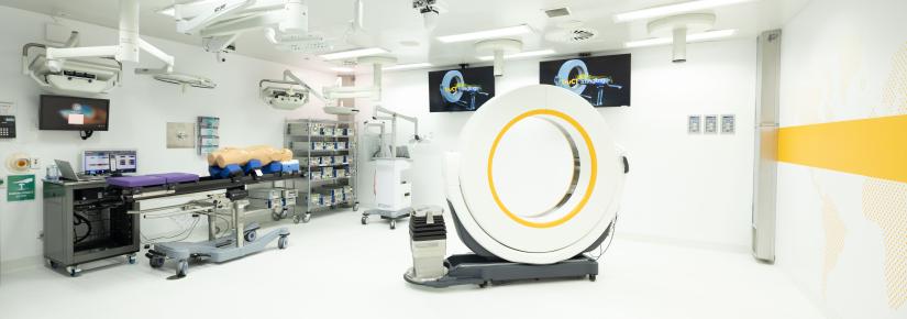 A Stryker Aero CT scan sits in the middle of a laboratory.