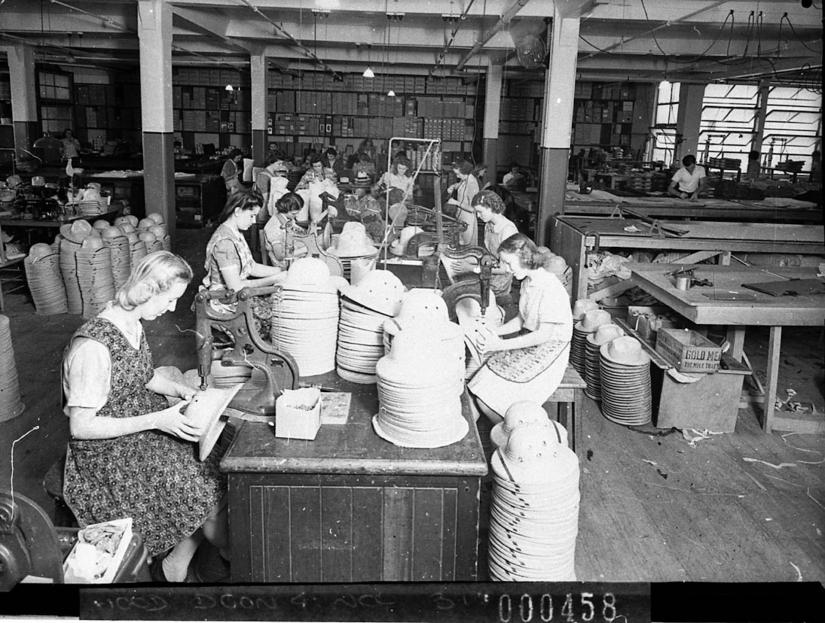 Top Dog factory for men’s hats, Surry Hills, 1941. State Library of New South Wales